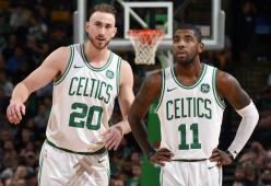 开云体育app中国官方网站-又见绝平！曼联与密尔沃基雄鹿鏖战至终场，郭艾伦读秒救主