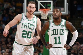 开云体育app中国官方网站-又见绝平！曼联与密尔沃基雄鹿鏖战至终场，郭艾伦读秒救主